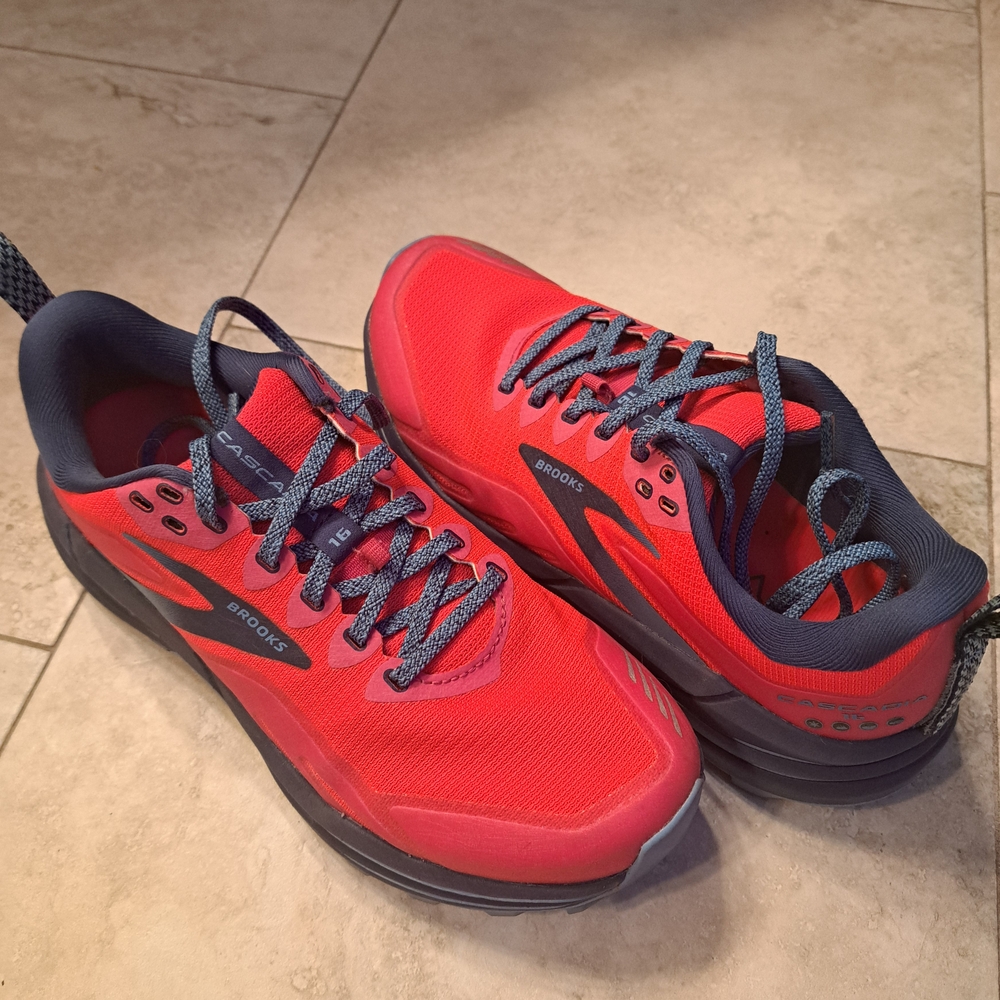 Brooks Cascadia Women's  Pink Running Shoes